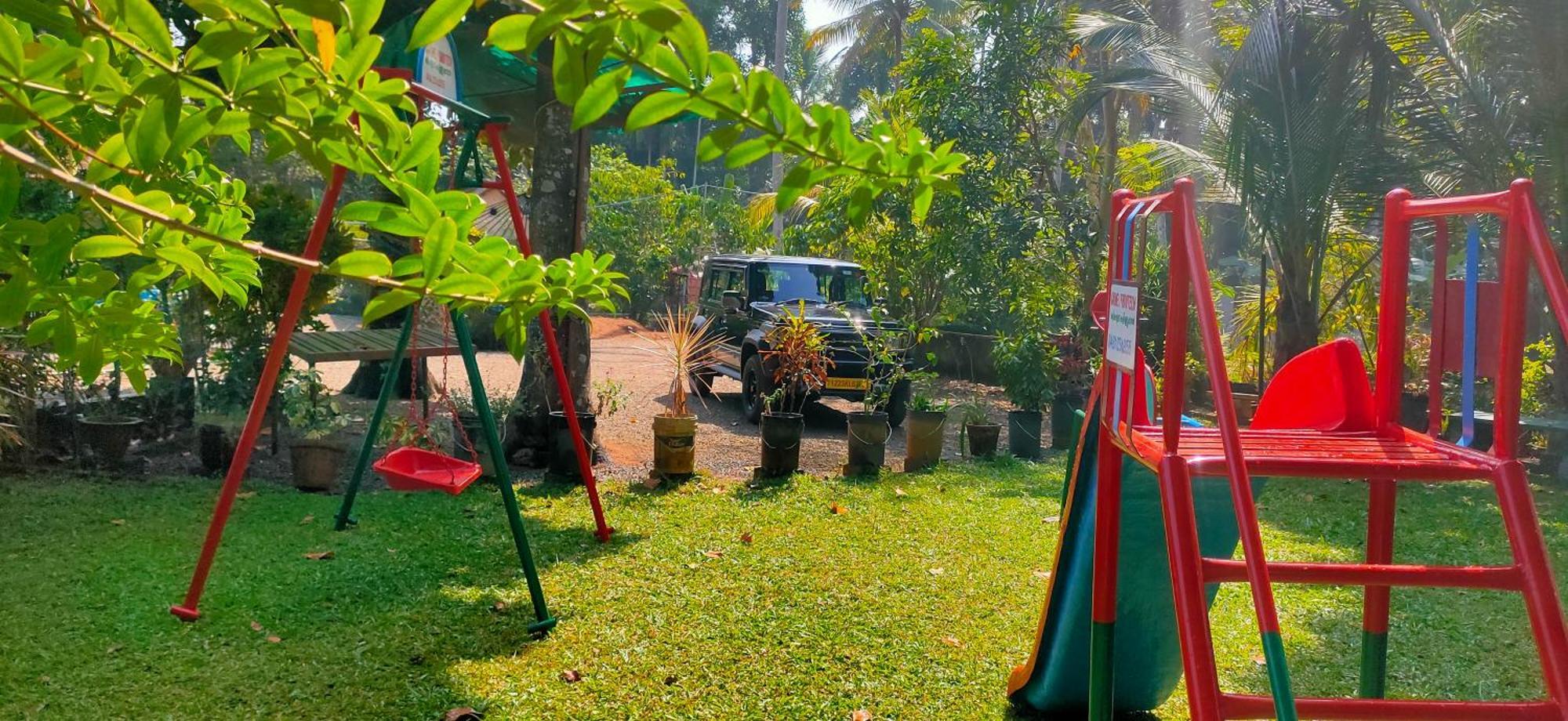 Kuttickattil Pool Home Stay Kumarakom Exterior photo